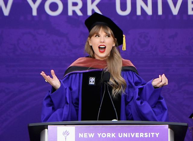 Taylor Swift Receives an Honorary Degree From NYU