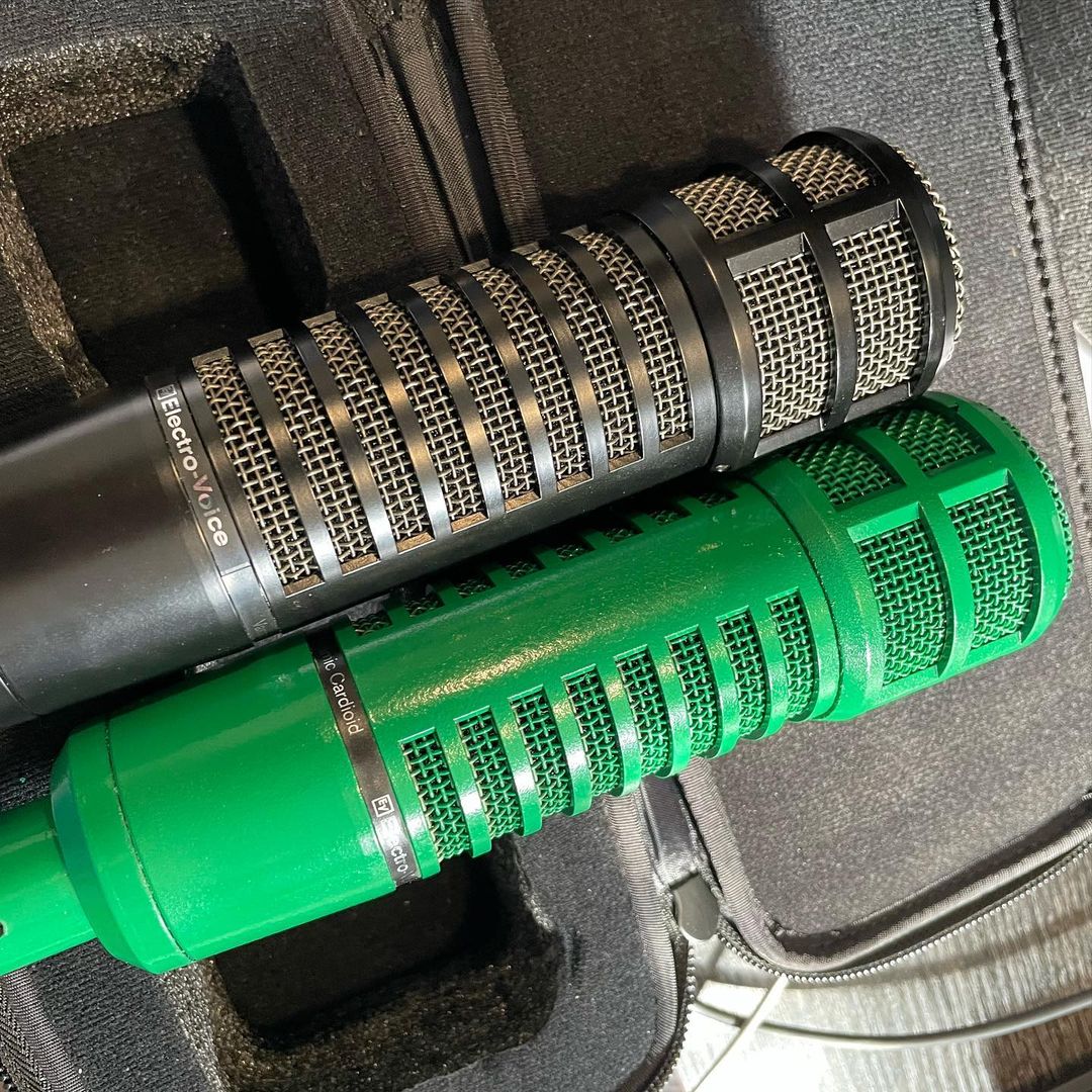 Z Radio Live gifted a custom ‘green’ microphone for 15 years on the airwaves